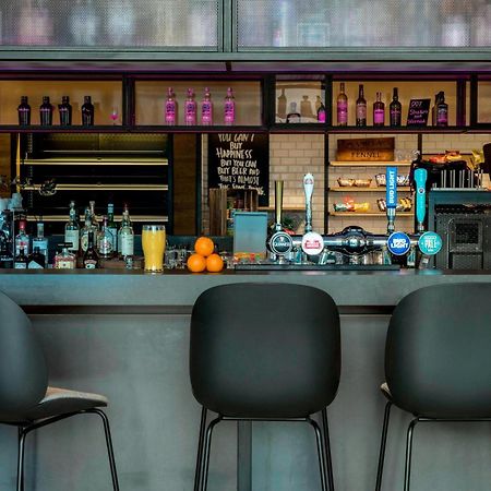 Moxy London Stratford Hotel Exterior photo