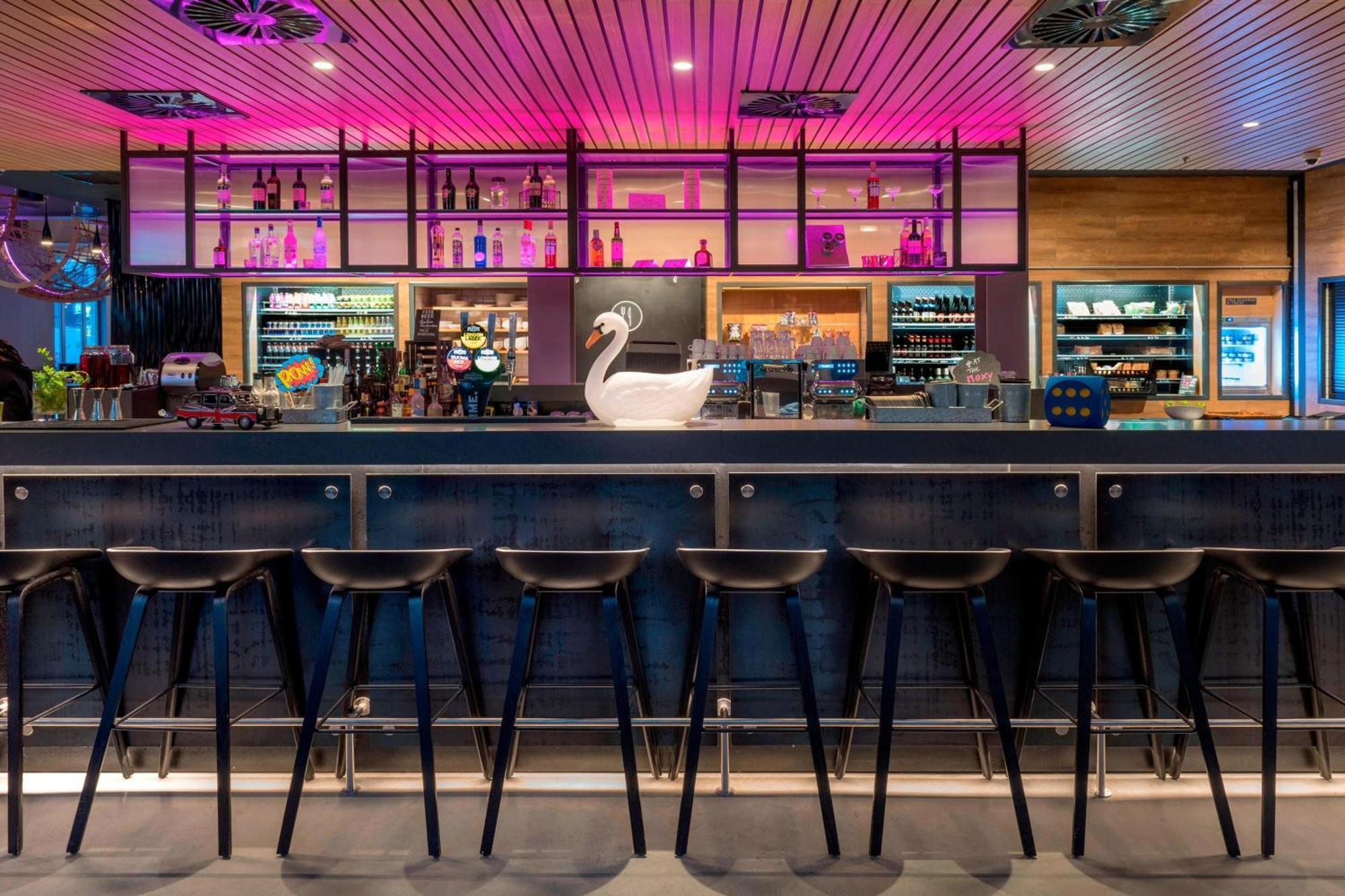 Moxy London Stratford Hotel Exterior photo