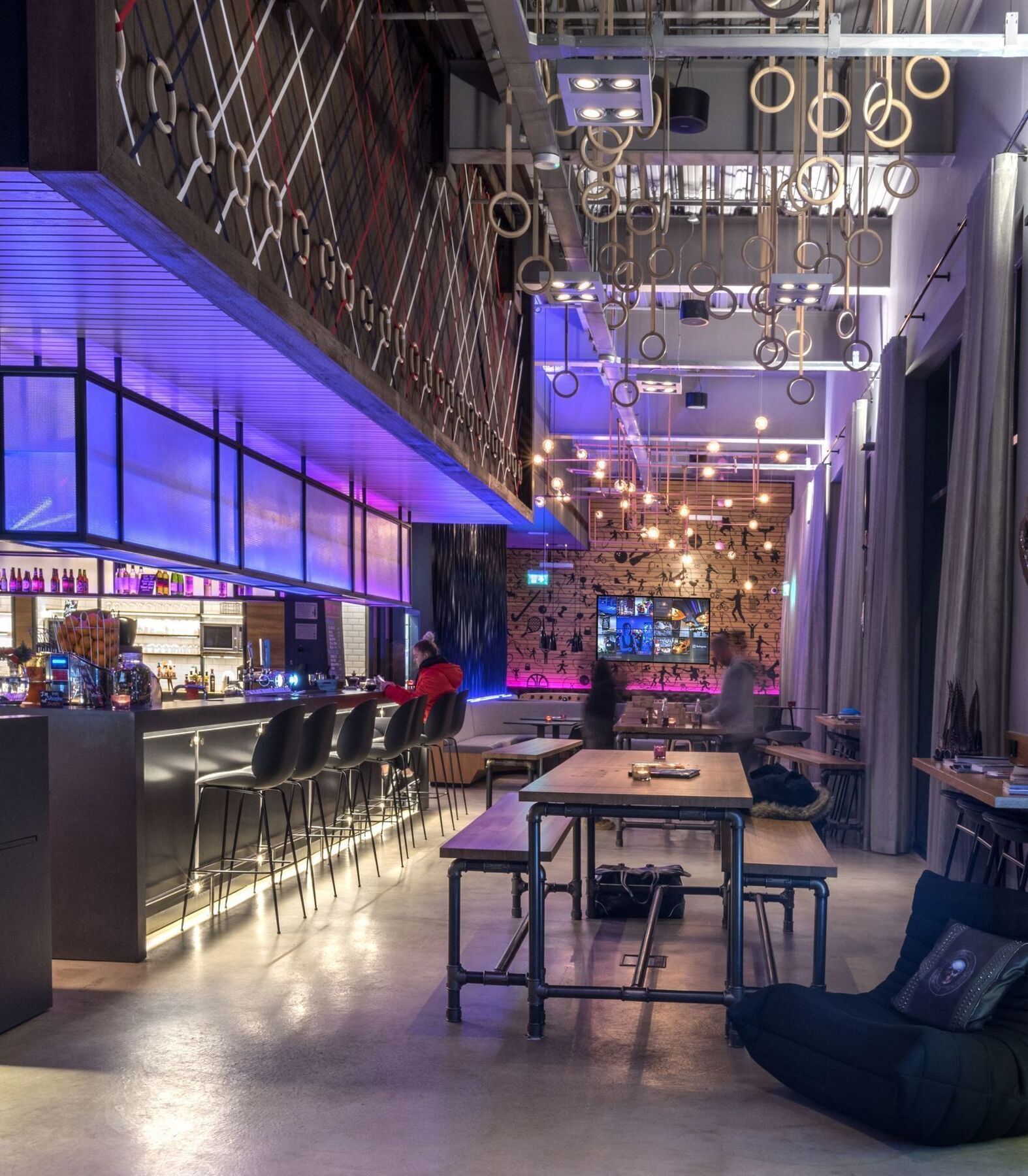 Moxy London Stratford Hotel Exterior photo