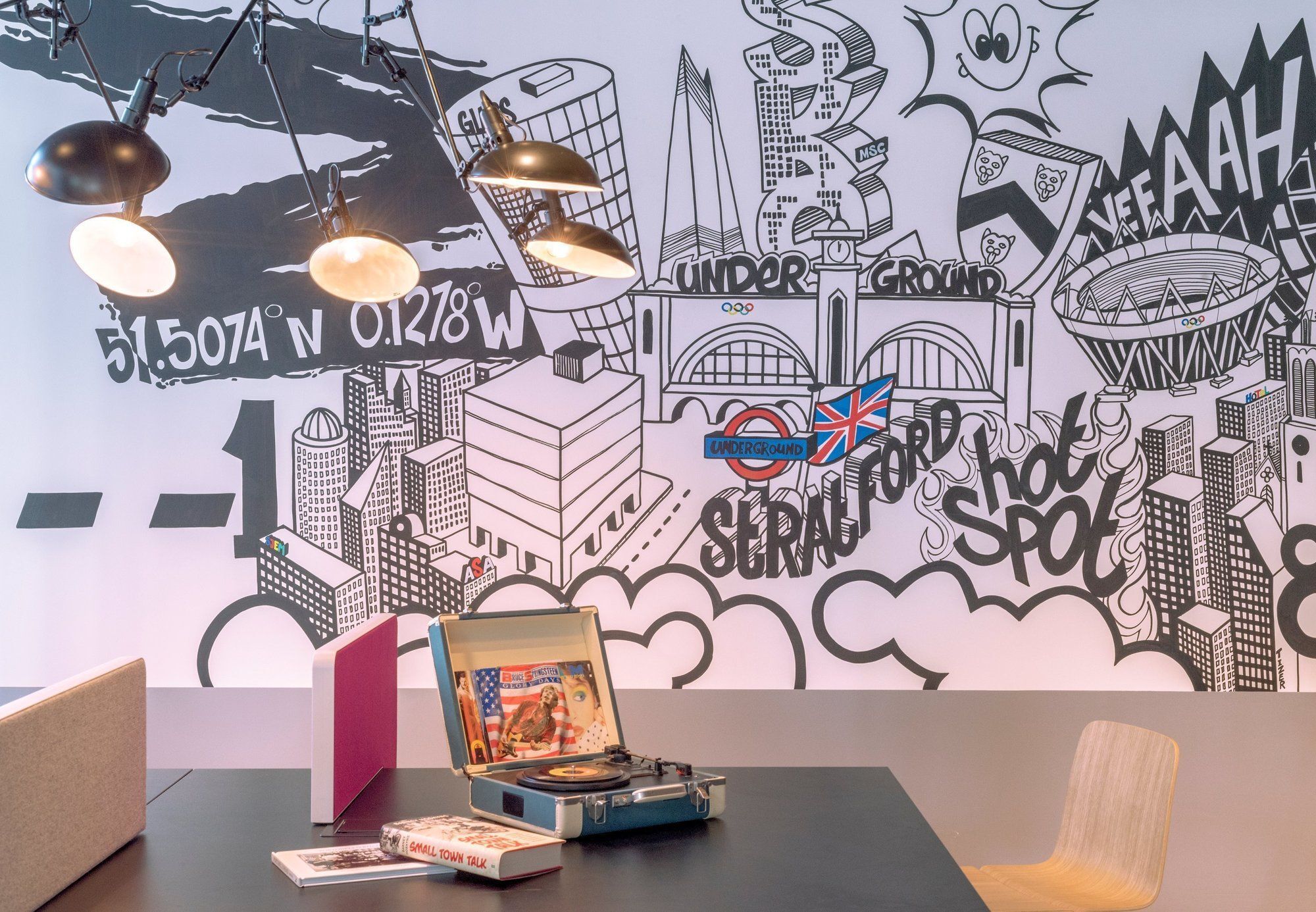 Moxy London Stratford Hotel Exterior photo